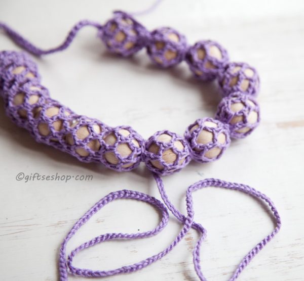 Crochet Nursing Teething Necklace DIY tutorial IMG_5203-1